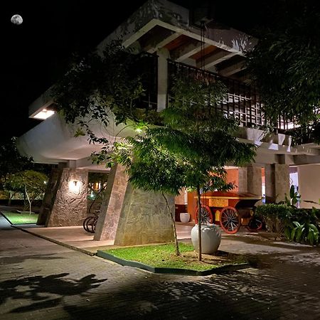 Grand Udawalawe Safari Resort Exteriör bild