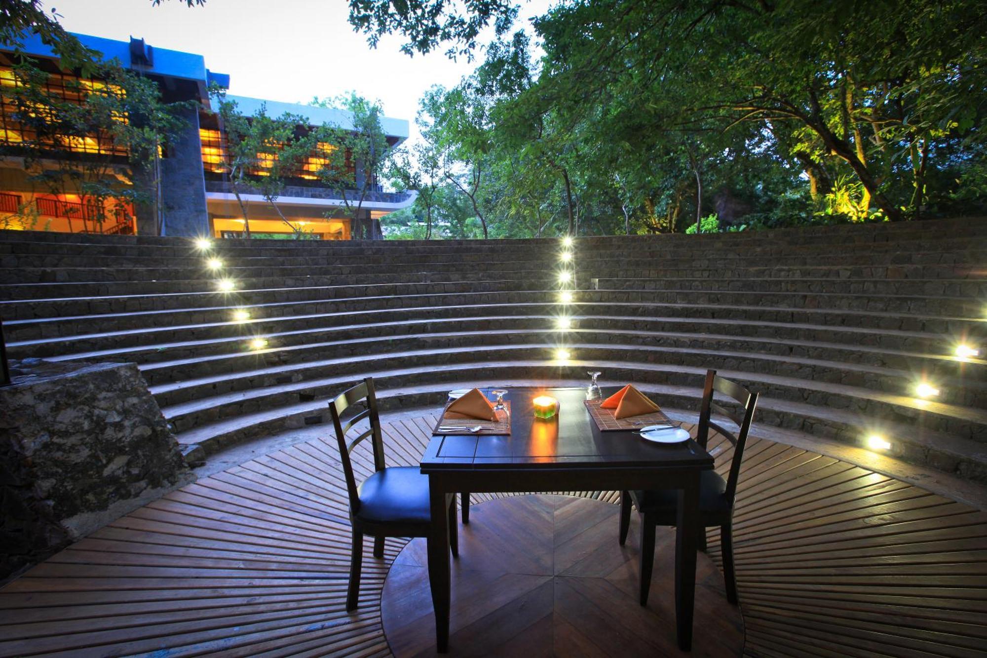 Grand Udawalawe Safari Resort Exteriör bild