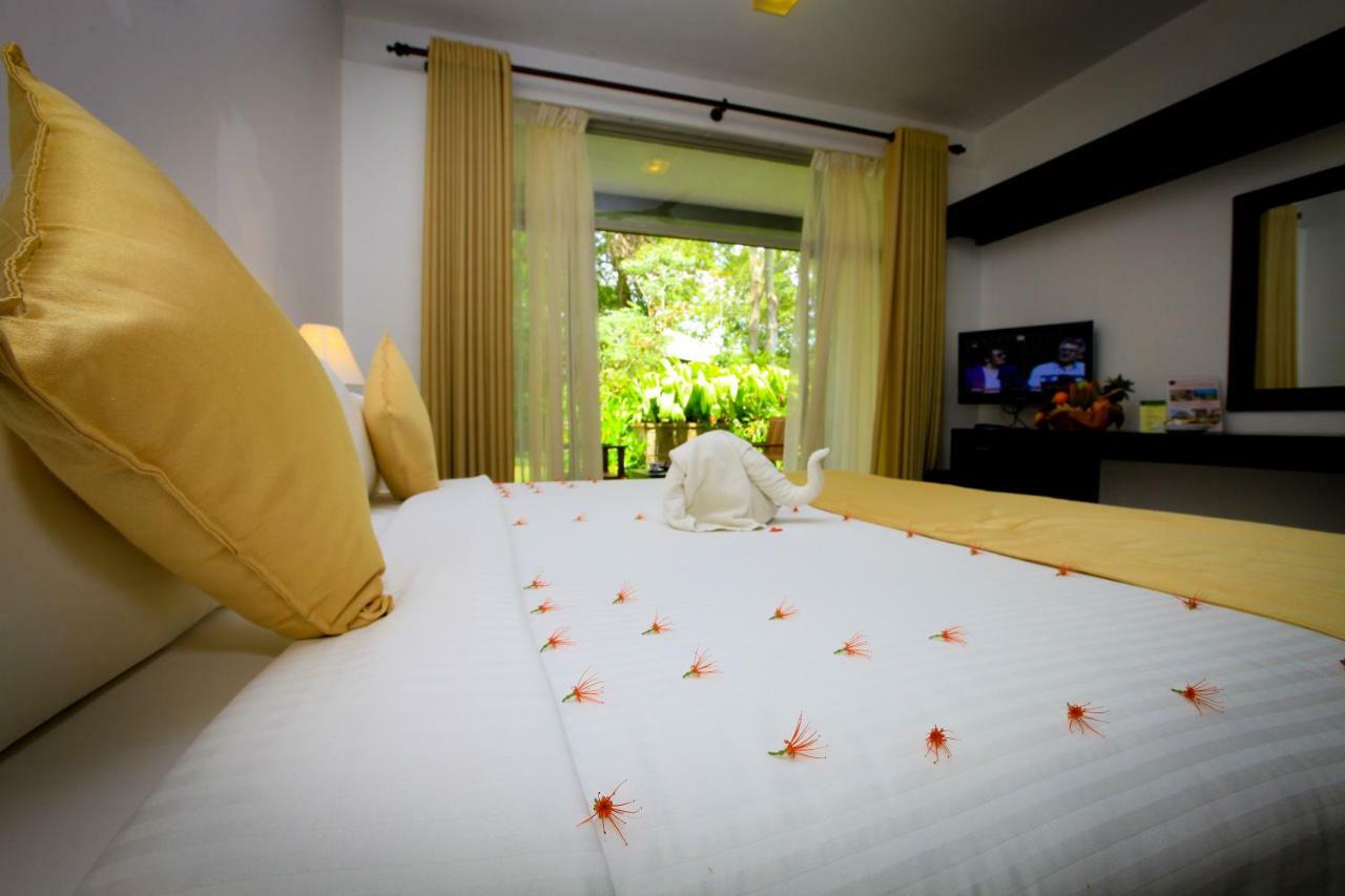 Grand Udawalawe Safari Resort Exteriör bild